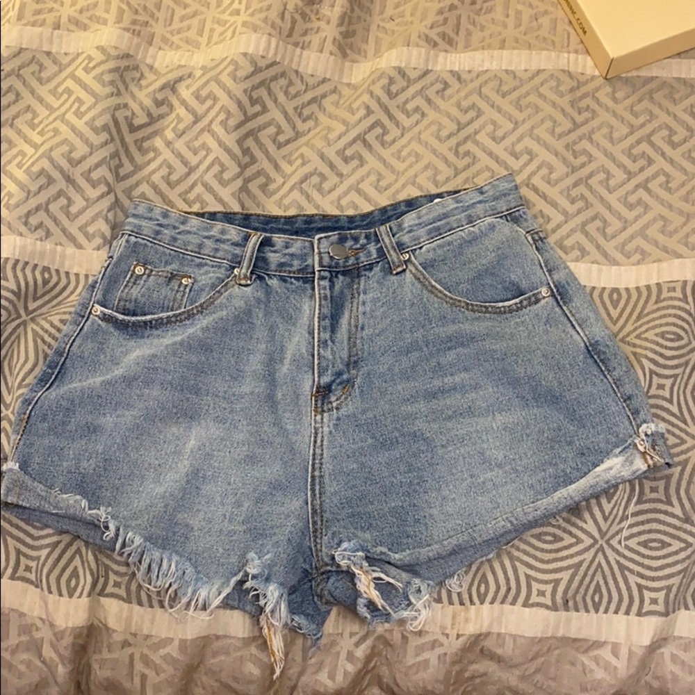 Romwe Distressed Raw-Cut Denim Shorts
